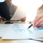 DELICADO EQUILIBRIO DE OPORTUNIDADES Y AMENAZAS PARA LOS SERVICIOS FINANCIEROS